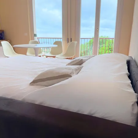 Апартаменты Pool, Sea View, Private Parking Lerici *