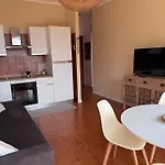 Appartamento Pool, Sea View, Private Parking Lerici